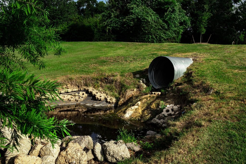 Mengelola Air Limbah dengan Sewage Treatment Plant (STP) Modern sewage pipe polluted water, environmental, erosion, ecology, wastewater, sewage, pollution, sewer, stream, drainage, polluted, wastewater, wastewater, sewage, sewage, sewage, sewage, sewage, sewer, sewer, drainage, drainage, drainage